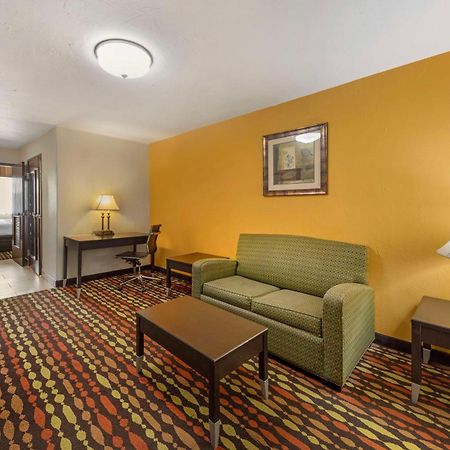 Best Western Greentree Inn & Suites Moore Exterior foto