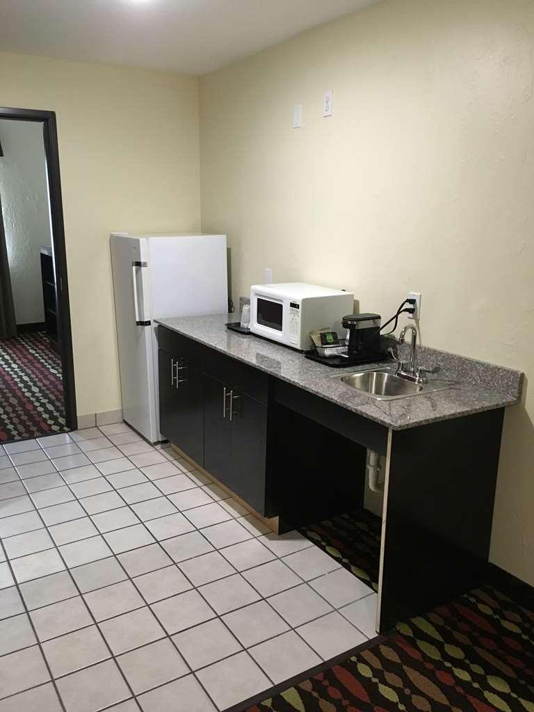 Best Western Greentree Inn & Suites Moore Quarto foto