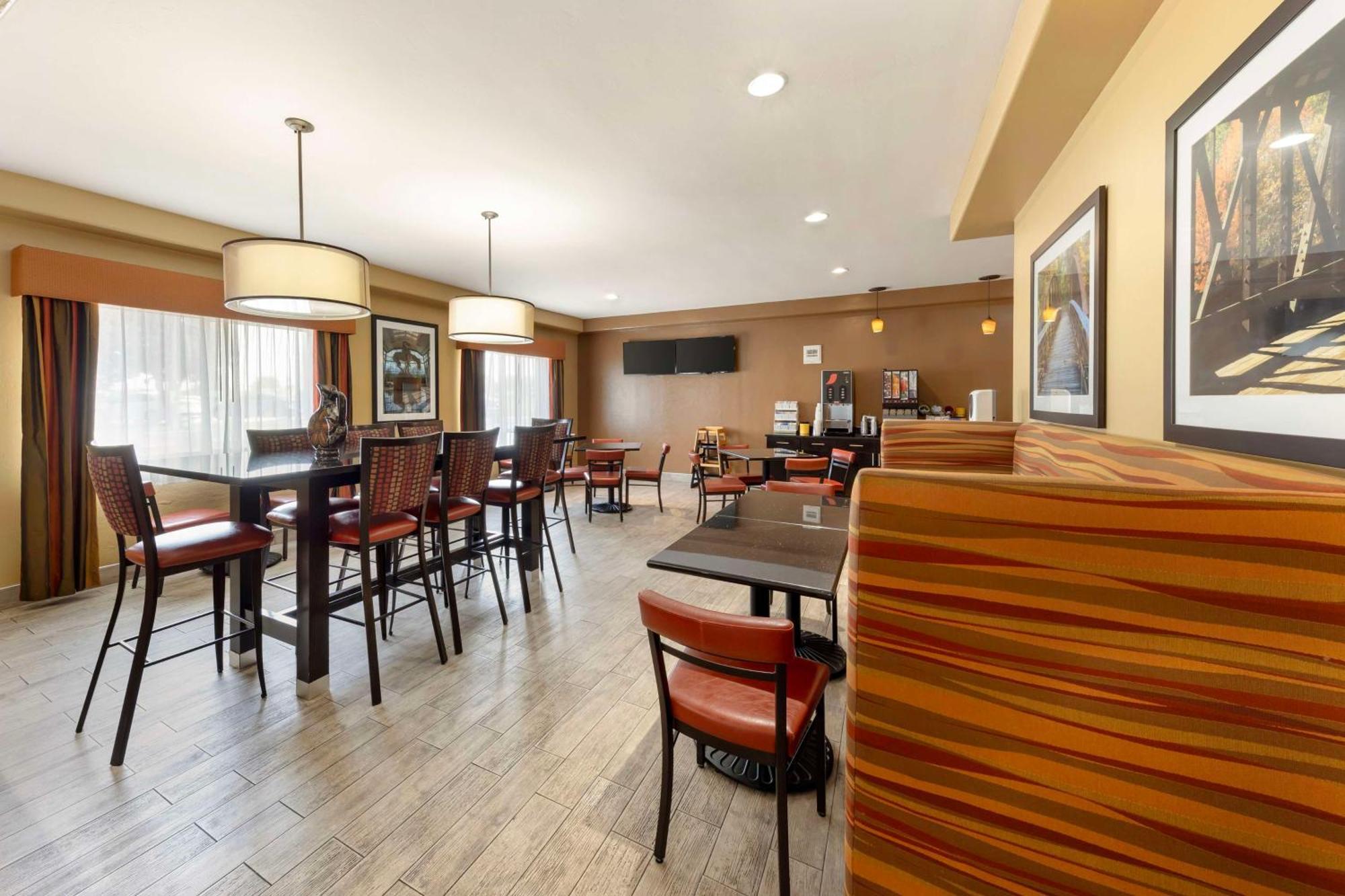 Best Western Greentree Inn & Suites Moore Exterior foto