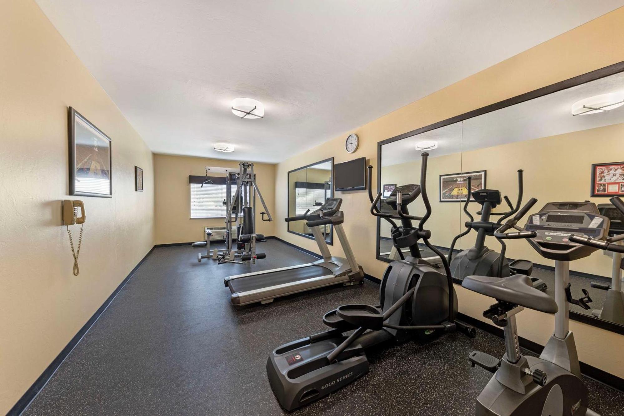Best Western Greentree Inn & Suites Moore Exterior foto