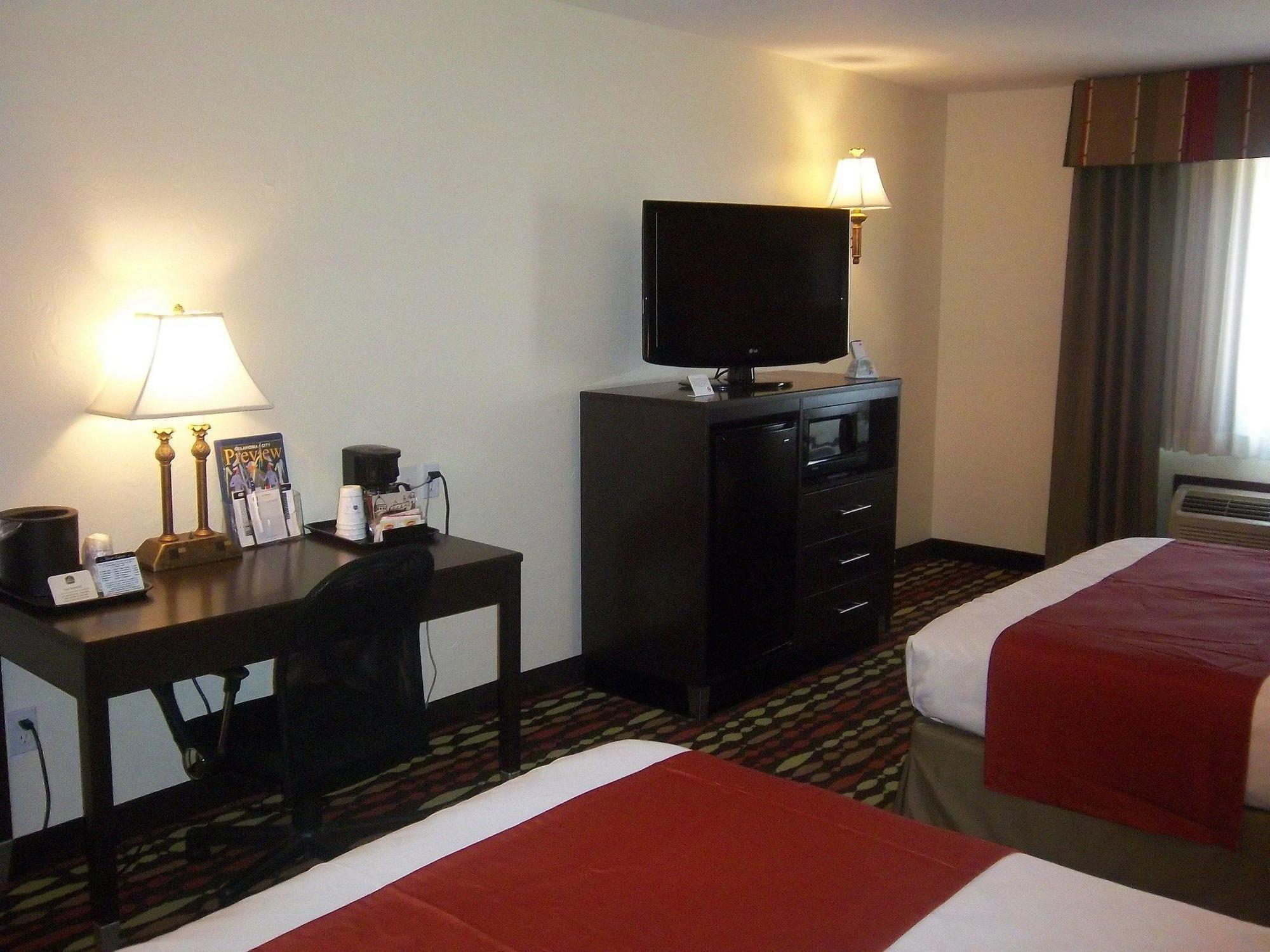 Best Western Greentree Inn & Suites Moore Exterior foto
